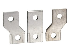 32492 | 70 mm pitch spreader set flat connection – 3 poles – for NS 400..630 – Schneider Electric