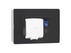 Allzy Power Unit with 25A SP MCB & 16A Plug-3 Module-Matt Black | Legrand